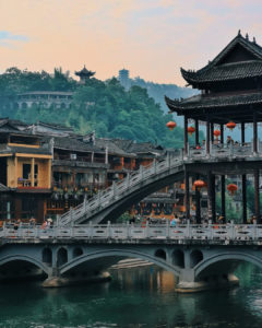 Samurai đưa bạn thăm Cổ Trấn vào chiều tối